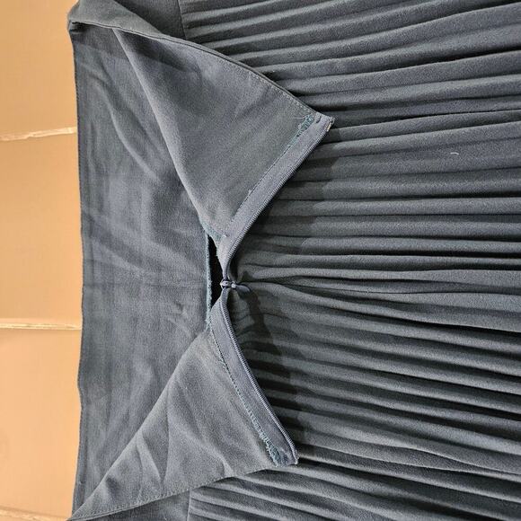 Vintage 90s Pleated Knee-Length Blue Flare High Waist Skirt. Size Large. - Picture 3 of 6